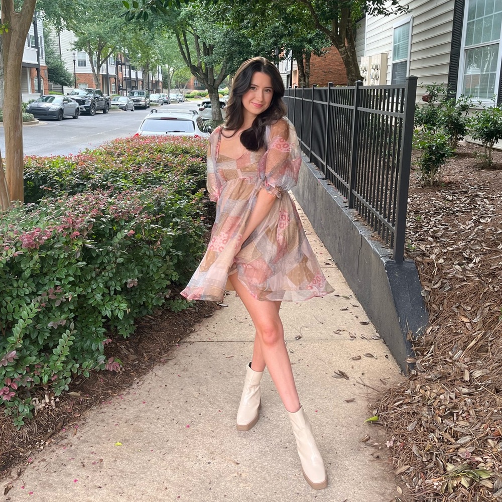 Meet your Posher, Emma